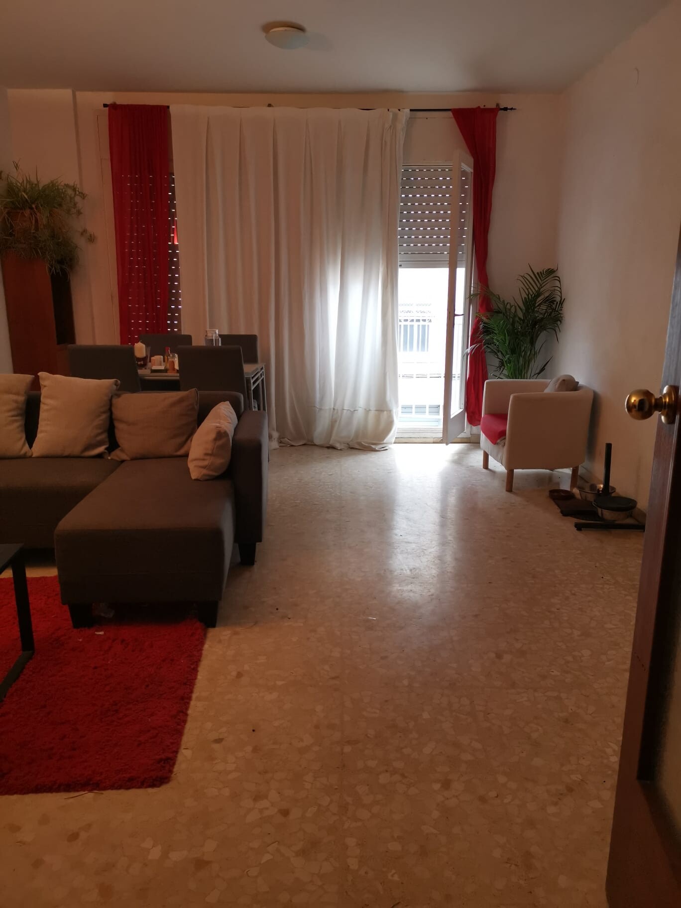 Habitación luminosa y acogedora | Alquiler habitaciones Sabadell