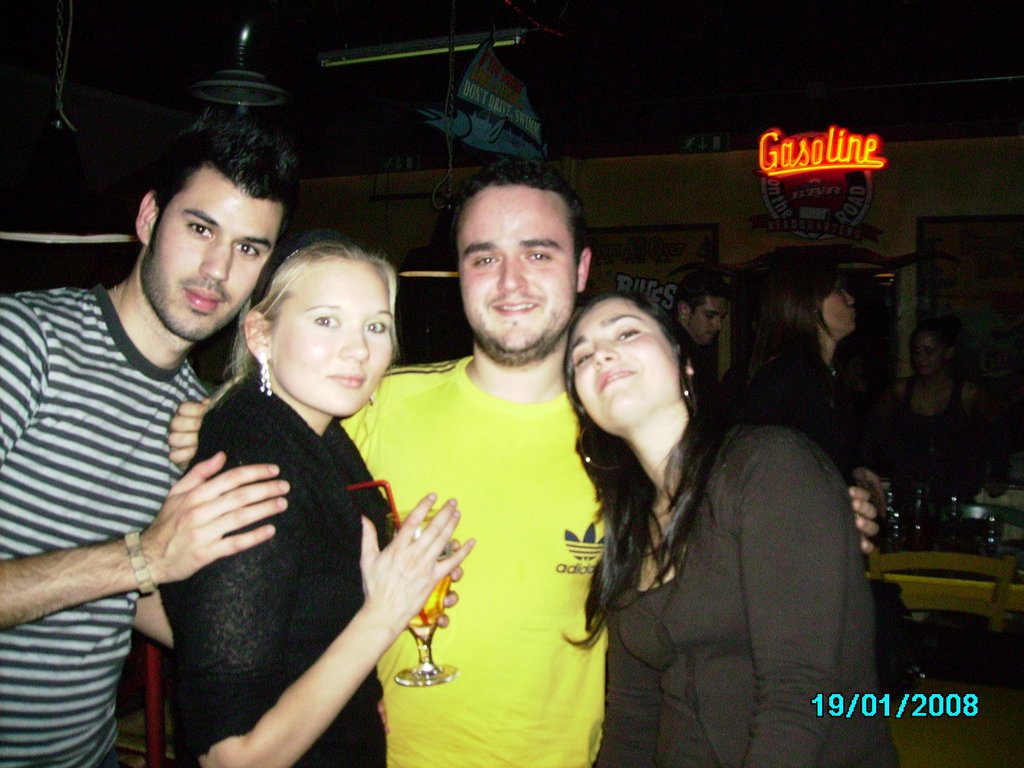 Gasoline!!! (Típico bar de carretera a la italiana)