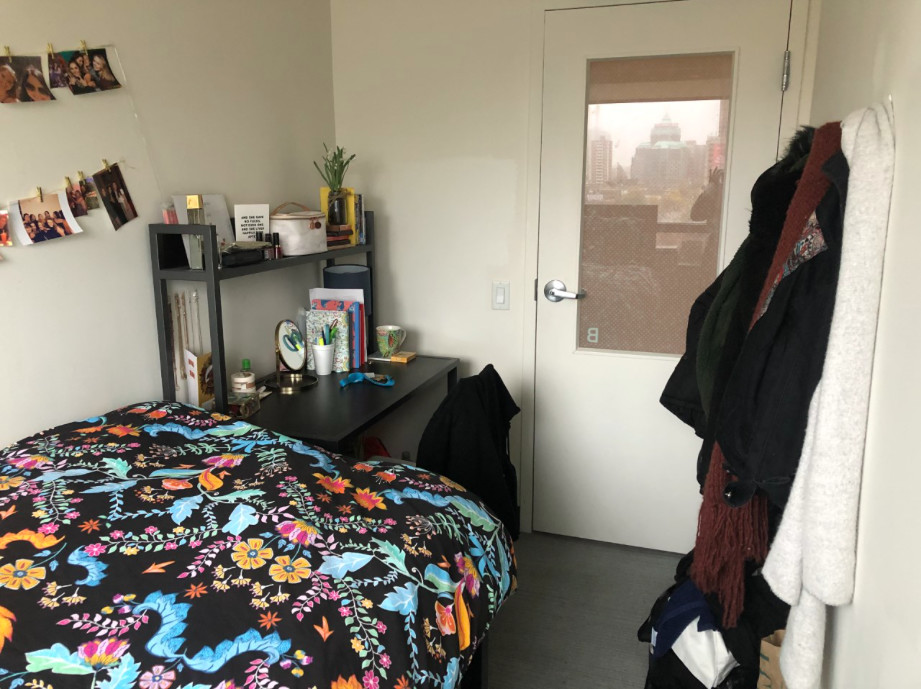 TORONTO STUDENT RESIDENCE RELET JAN 2020 (FEMALES ONLY) University