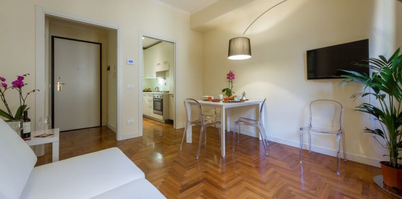 An Elegant Recently Renovated 1 Bedroom 1 Bathroom Apartment Right In The Heart Of Florence By The Ponte Vecchio