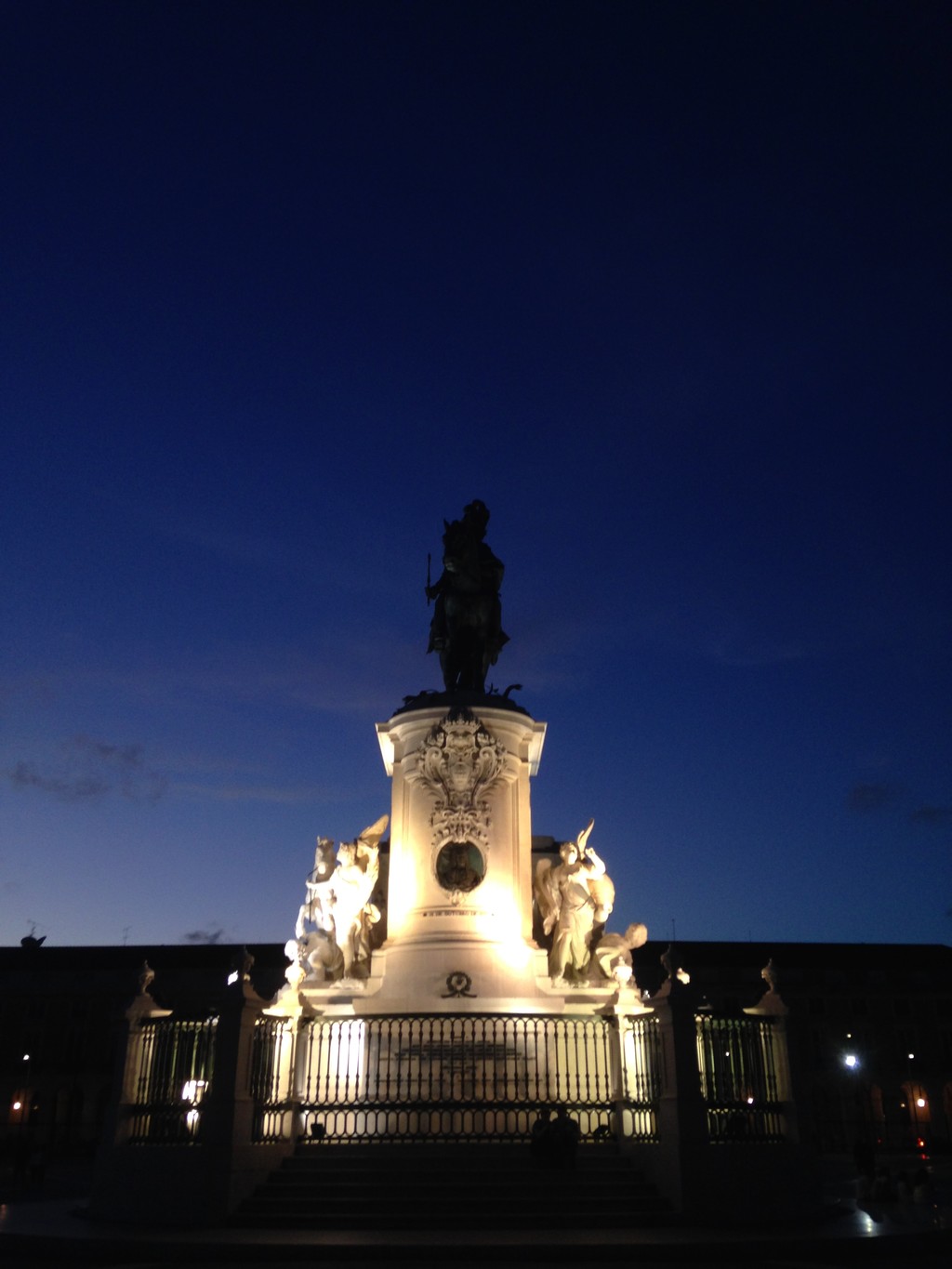 À Praça do Comércio (de novo)
