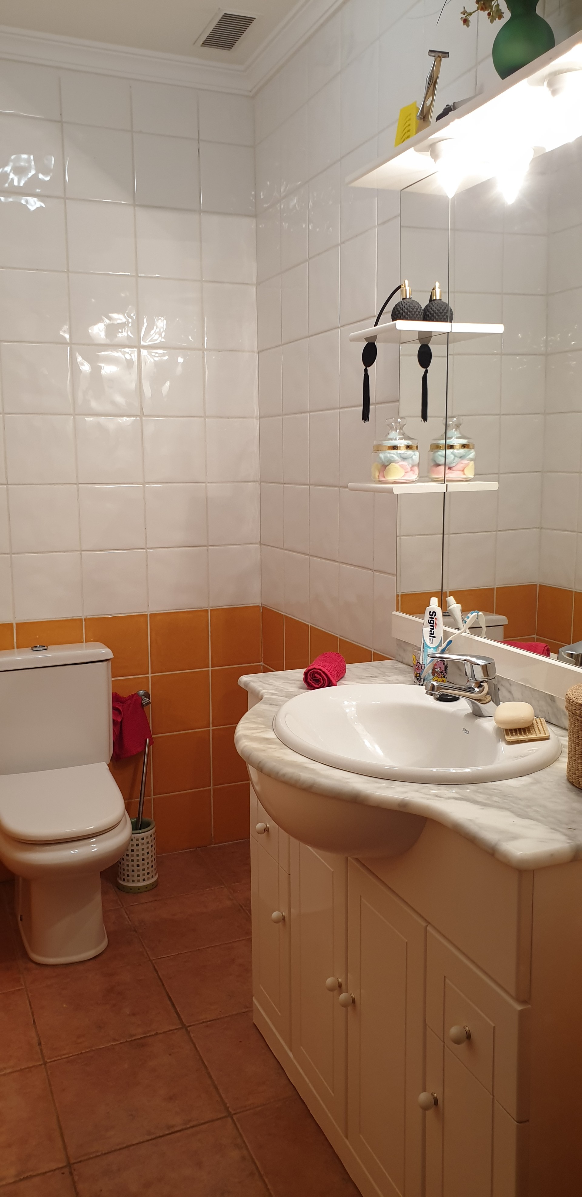 Room For Rent In 5 Bedroom House In Las Palmas De Gran Canaria With Internet