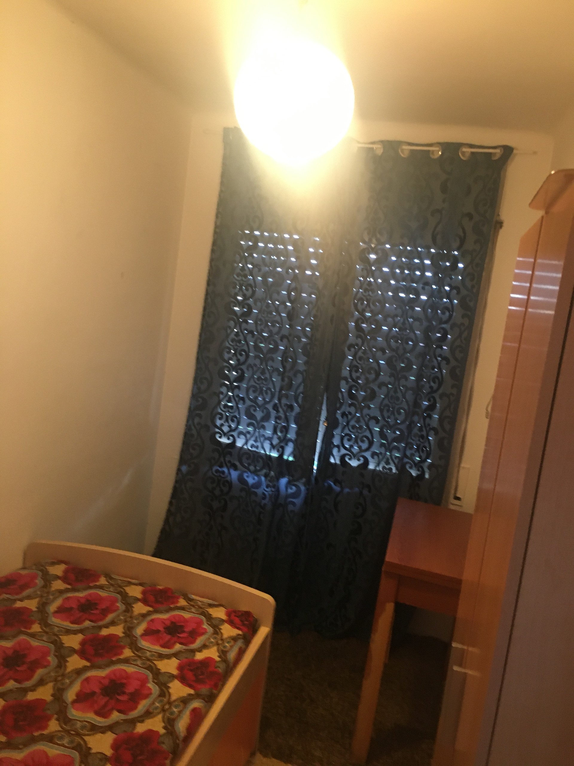 large and sunny room for rent in girona 
