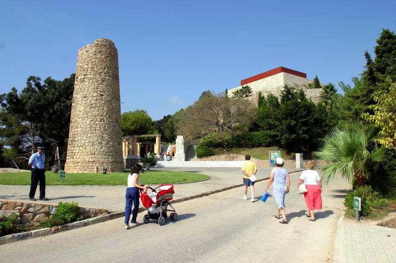 Linterna árabe del Parque Torres y Castillo de la Concepción