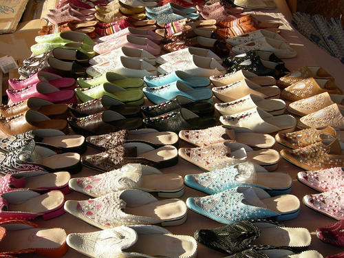 Babuchas en puestecito de la Feria de San Juan