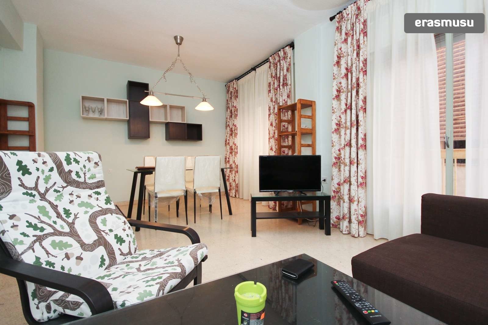 Affordable 2-bedroom apartment for rent in Granada, close ...