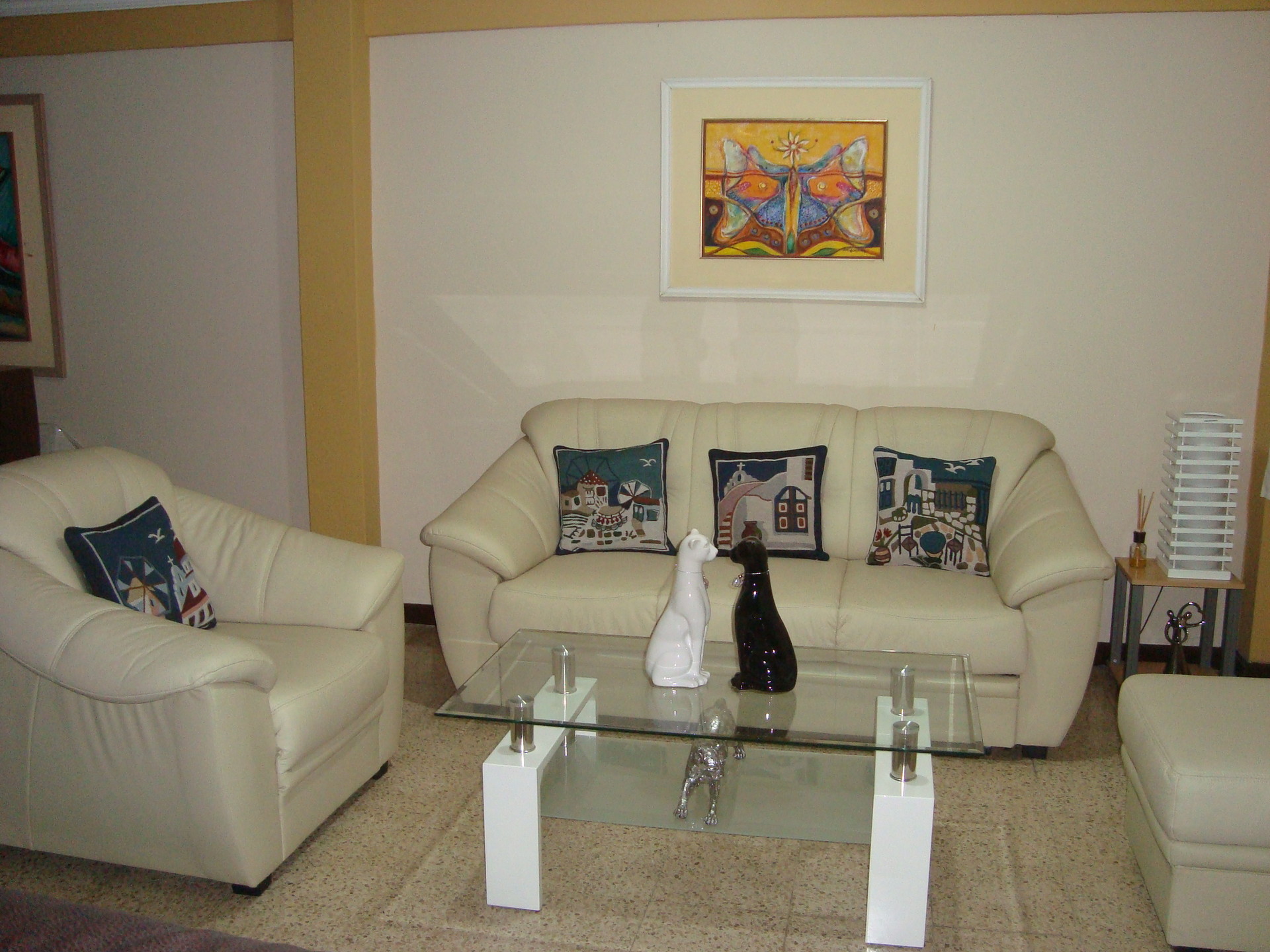 alquilo dormitorios amoblados en casa en zona residencial en Guayaquil