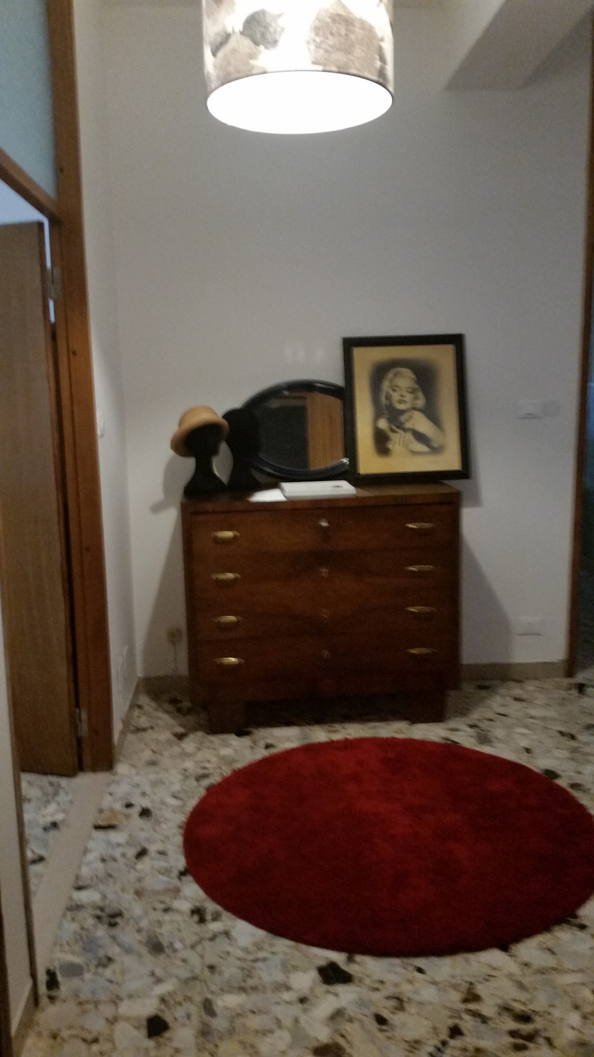 appartamento in centro storico composto da due stanze singole e una doppia Stanze in affitto appartamento in centro storico composto da due stanze singole e una doppia Stanze in affitto
