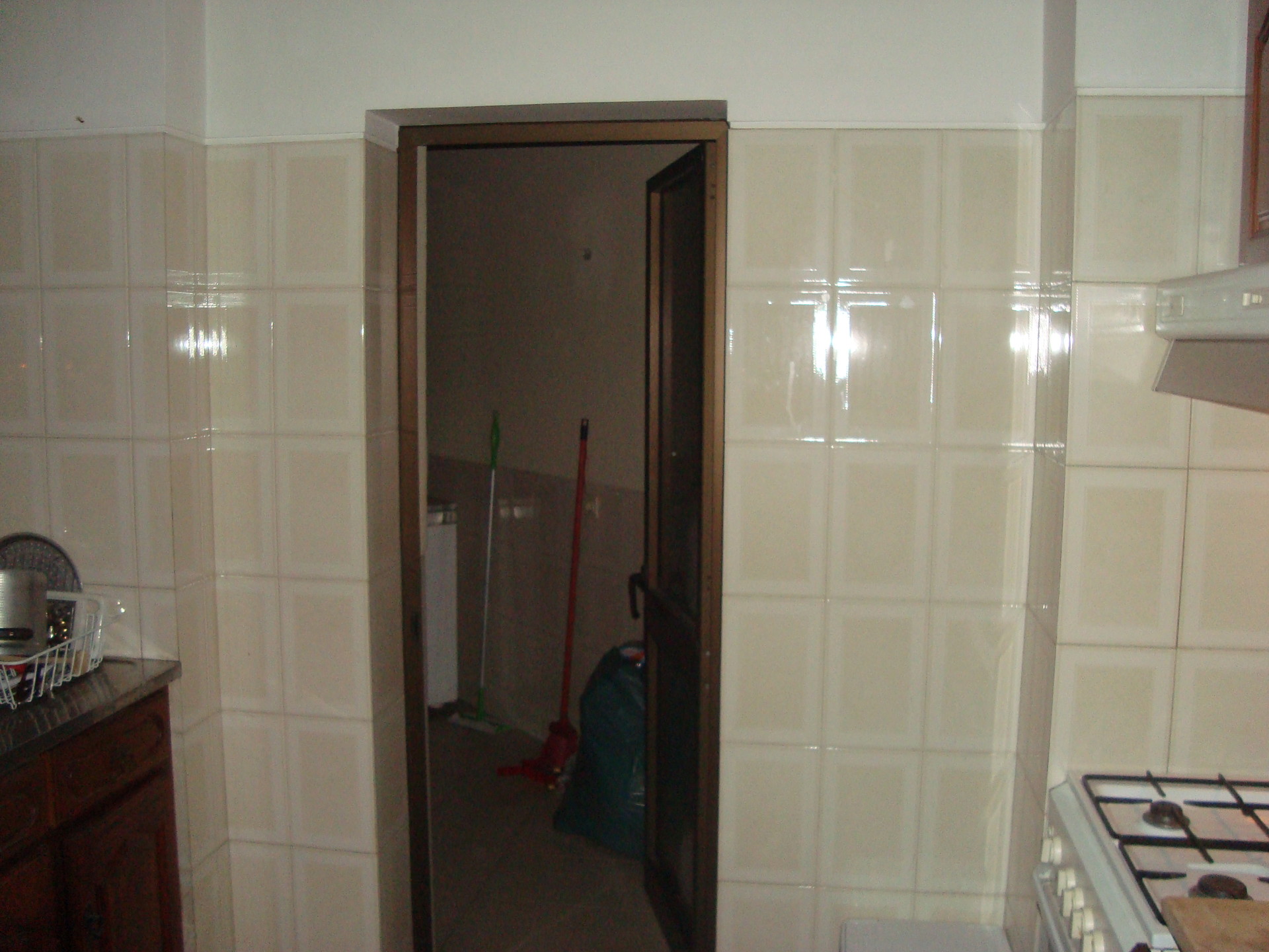 Arrendam-se quarto bonito situados entre os HUC e o ISCAC