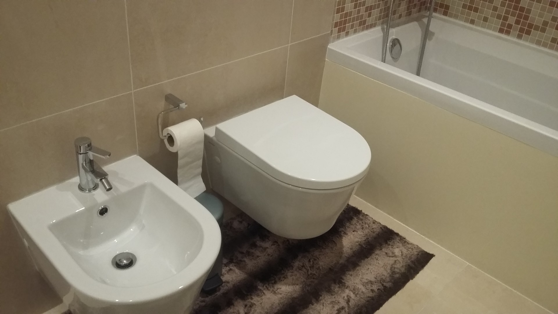 Arrendamento de quarto c/ wc individual em Ferreiros