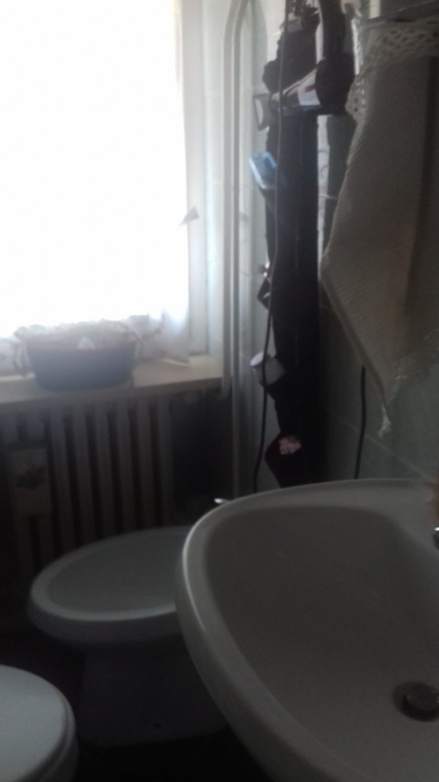 Habitación lista para ser alquilada en piso de universitarios en Turín