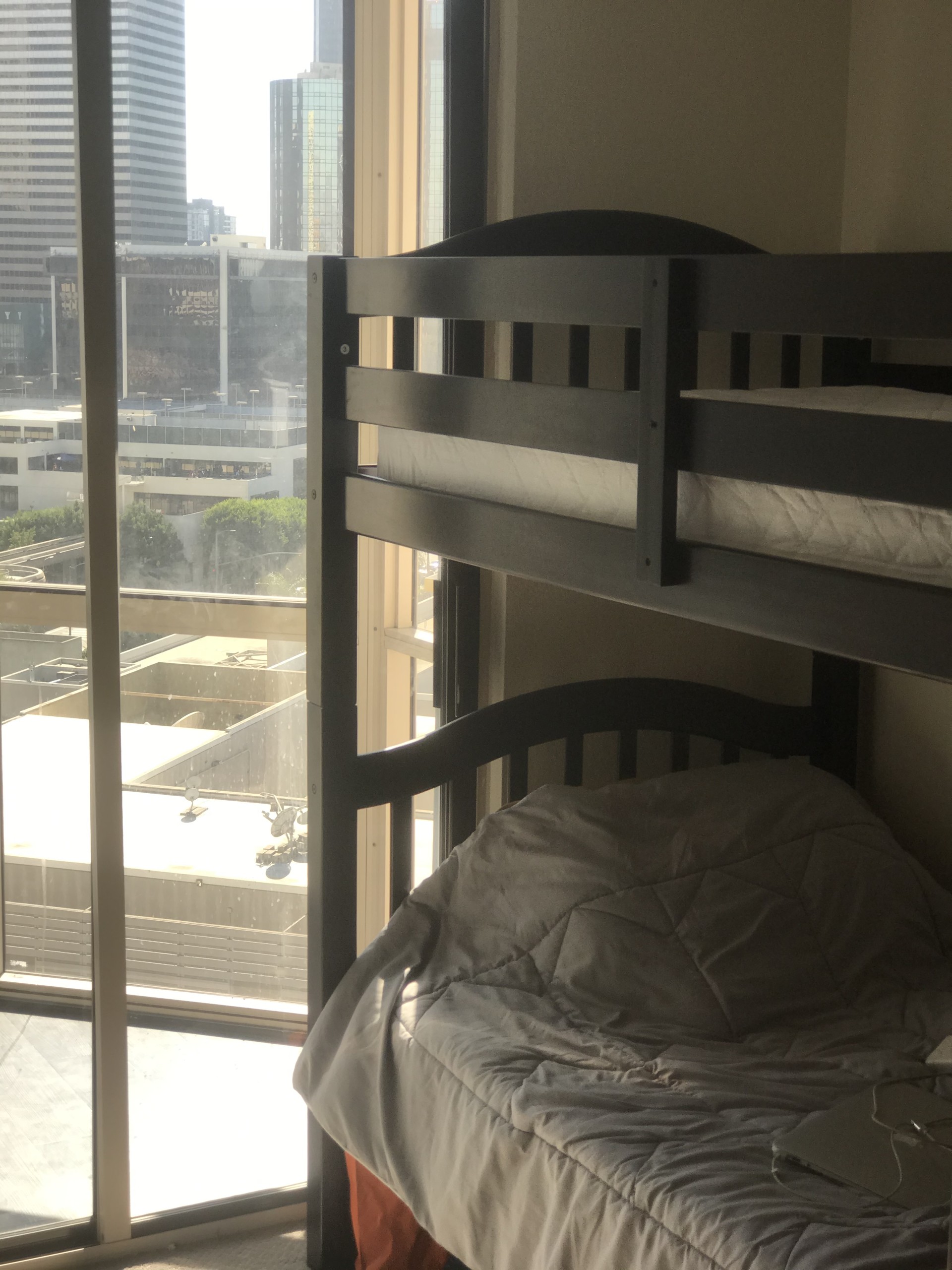 Large And Sunny Room For Rent In Downtown Los Angeles Room For