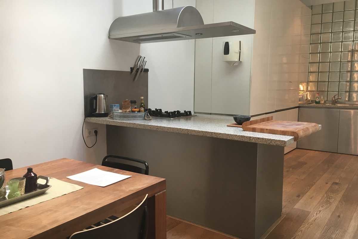 Amsterdam �da asansörlü 1 yatak odalı kiralık daire