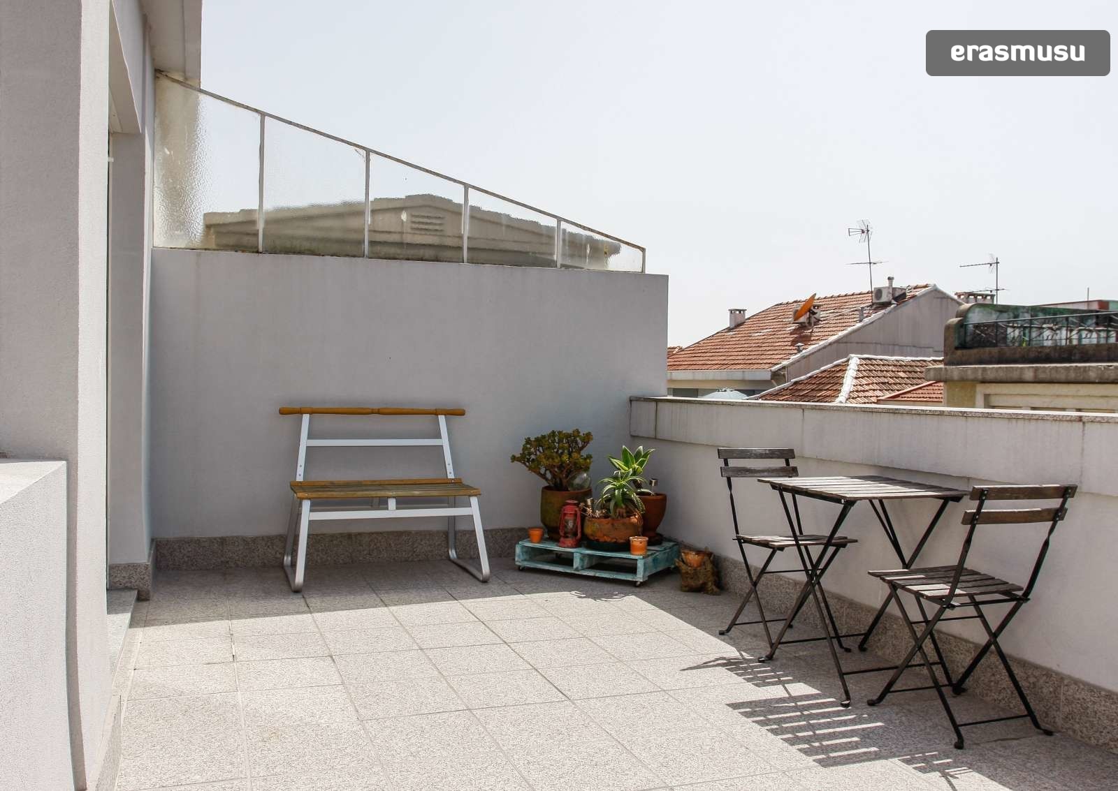 Beautiful 1-bedroom apartment with terrace for rent in Bonfim, central Porto