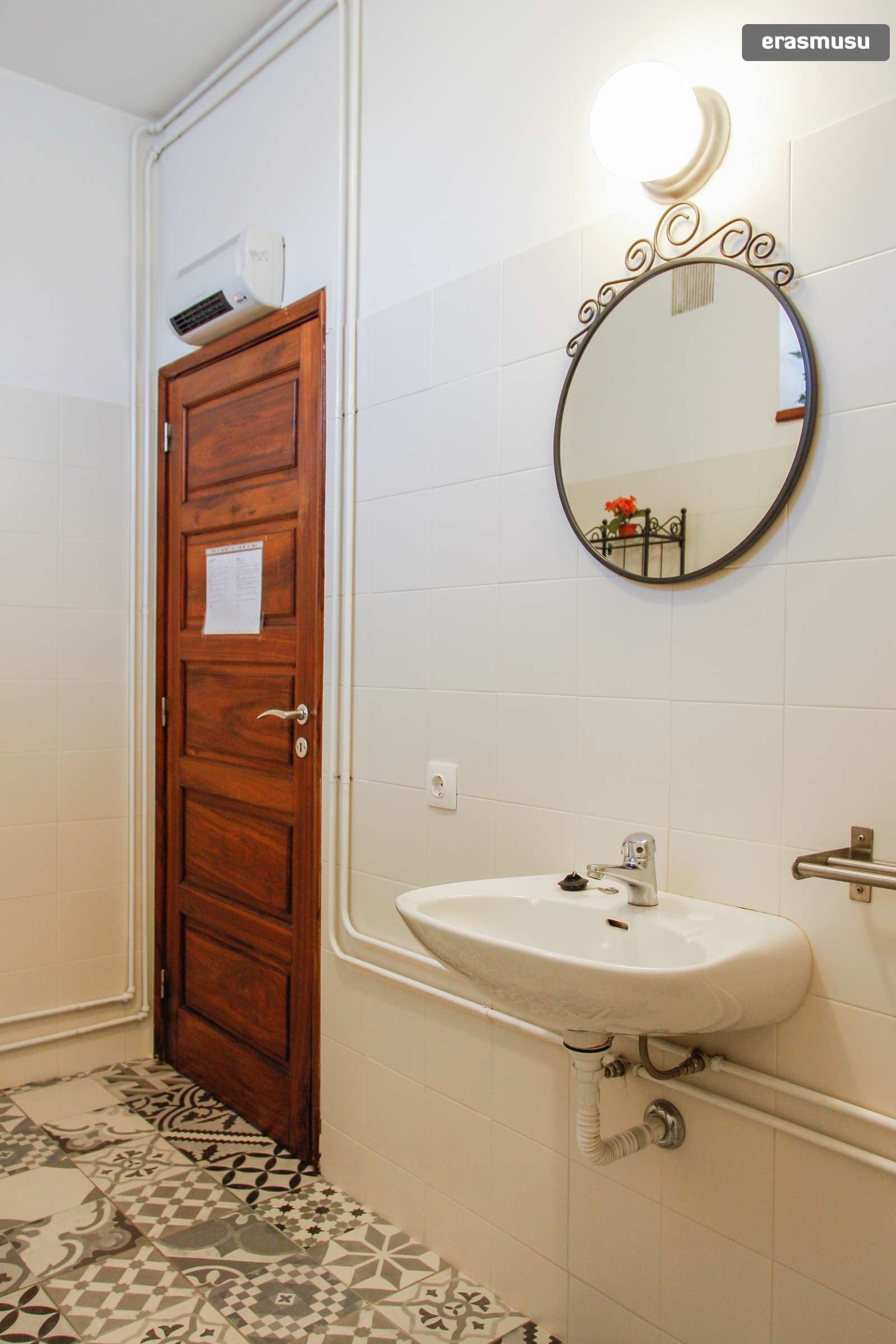 Beautiful 1-bedroom apartment with terrace for rent in Bonfim, central Porto