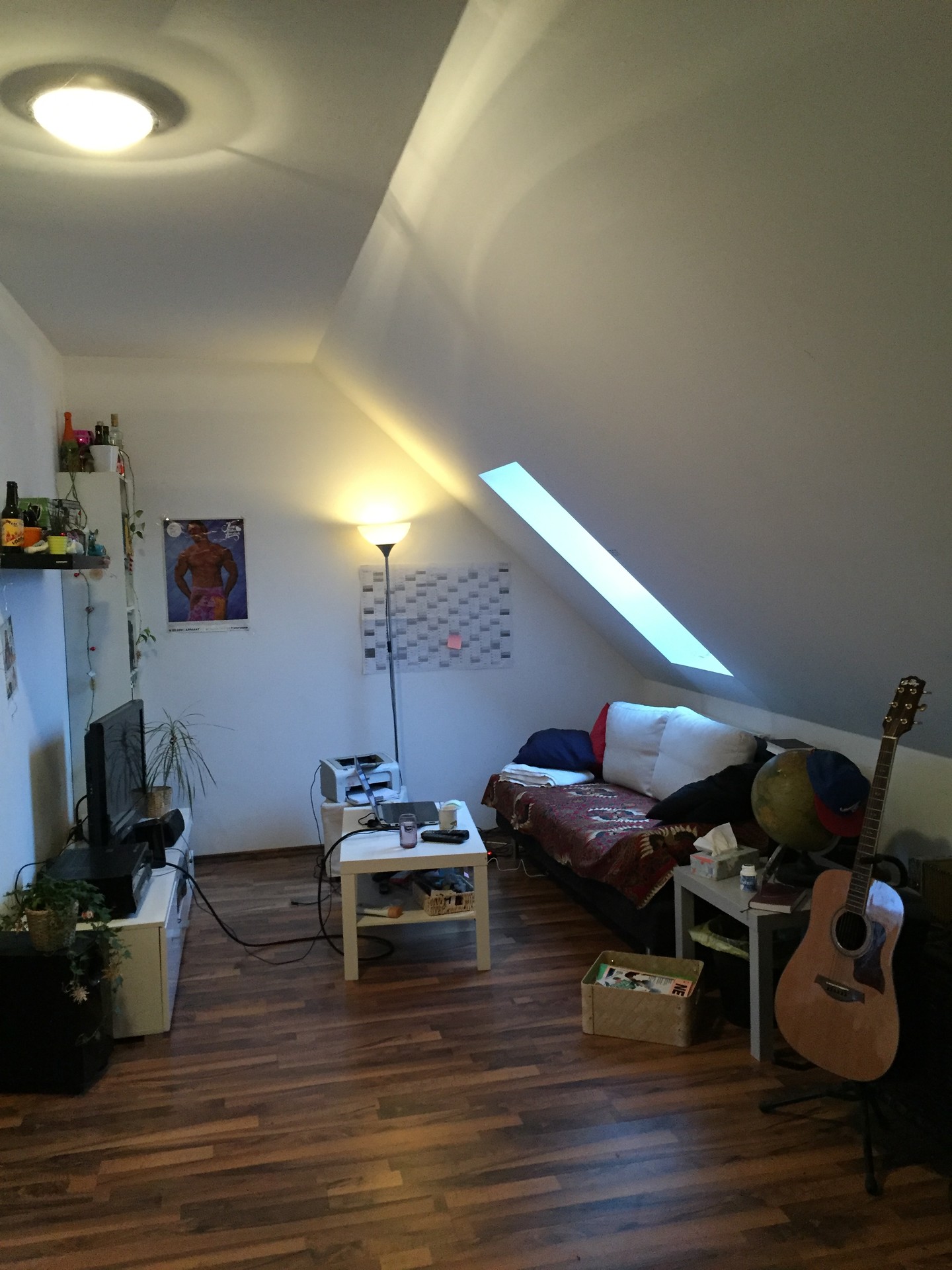 Beautiful Furnished 25m2 Room In 3 People Shared Flat Below The Roof With Balcony Room For Rent Vienna