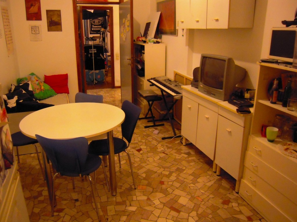 Beautiful room with park view near Politecnico, Statale and just 5