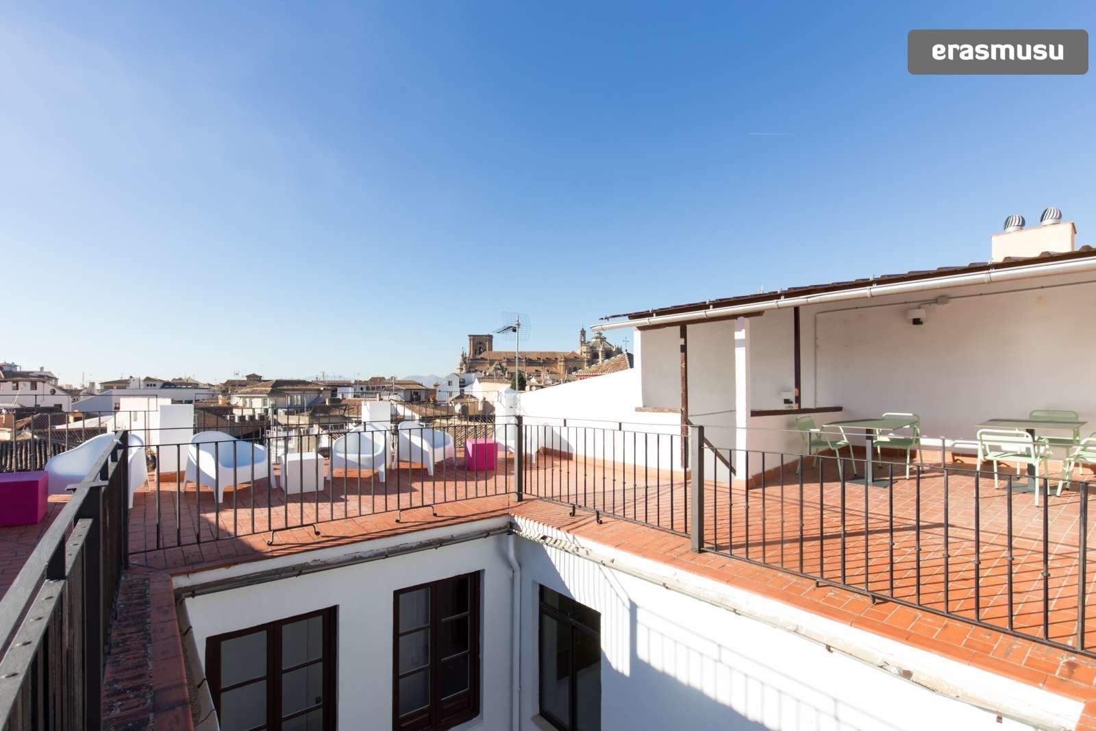 Beautifully renovated 1bedroom double apartment for rent in City