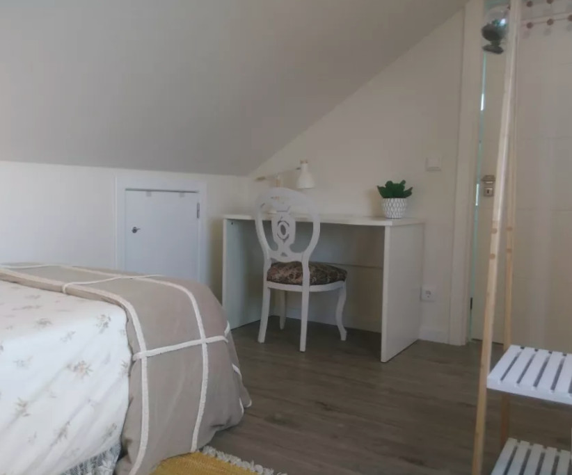 Beauty Apartment For Rent in Oeiras - Only Ladys - Near Business University -Cleaning and expenses included