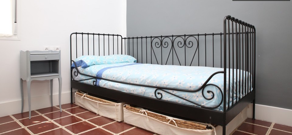 bedroom-reformed-apartment-reina-mercede
