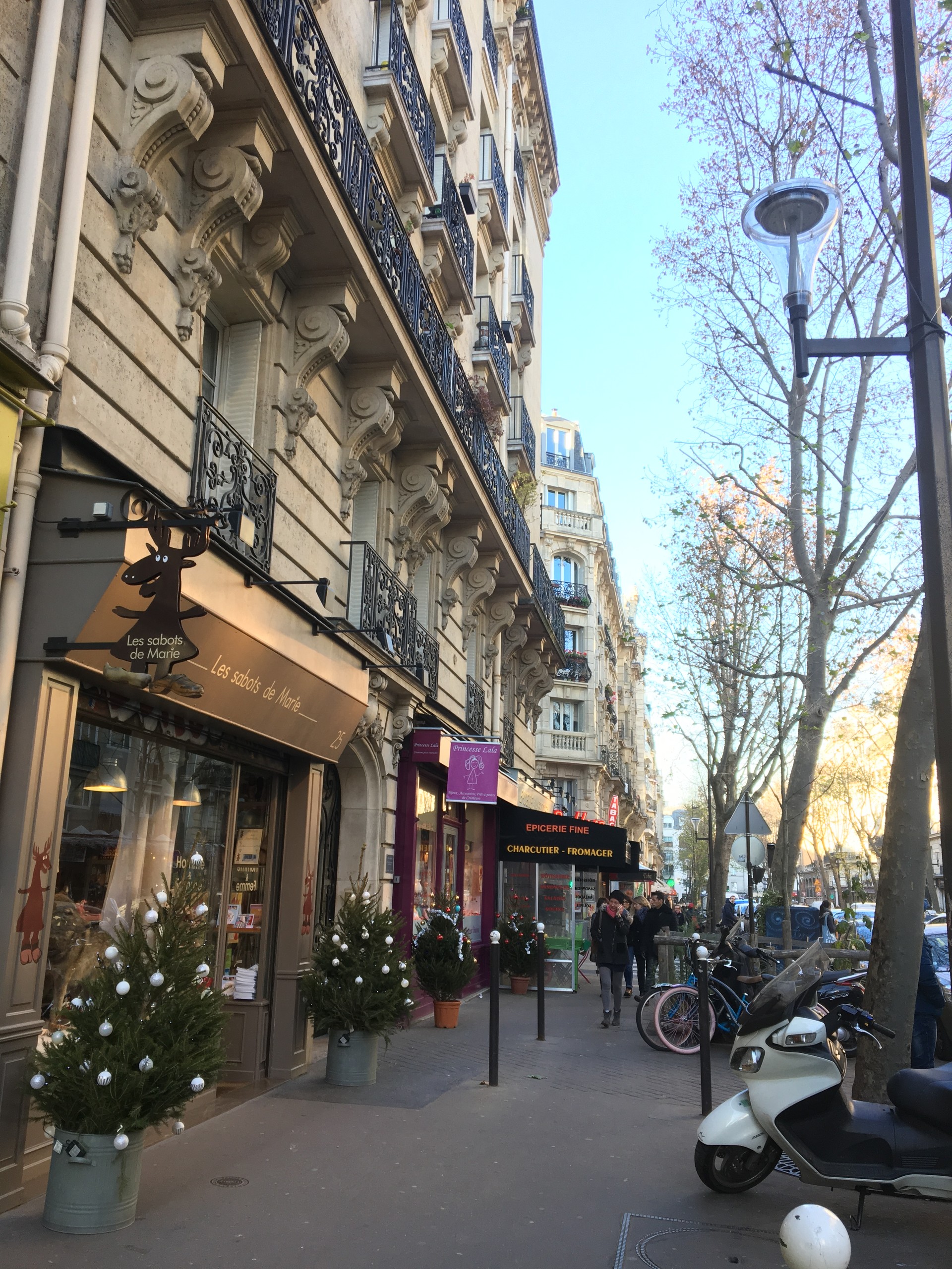 10 Rue Du Grand Prieuré 75011 Paris Chambre dans bel appartement dans quartier central, animé et