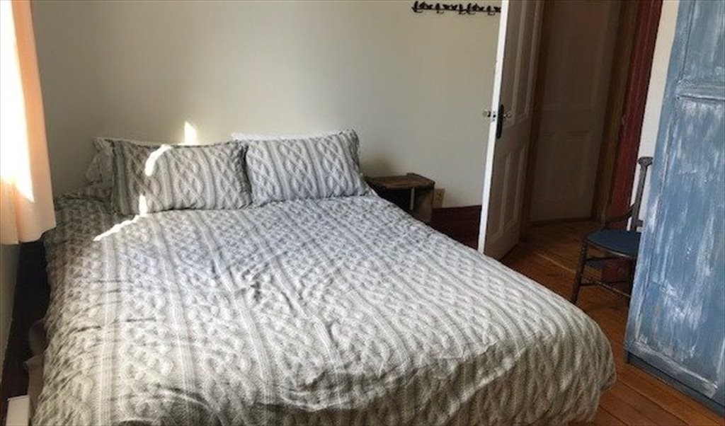 Room For Rent In 4 Bedroom Apartment In Montreal With Internet And With Storage Area