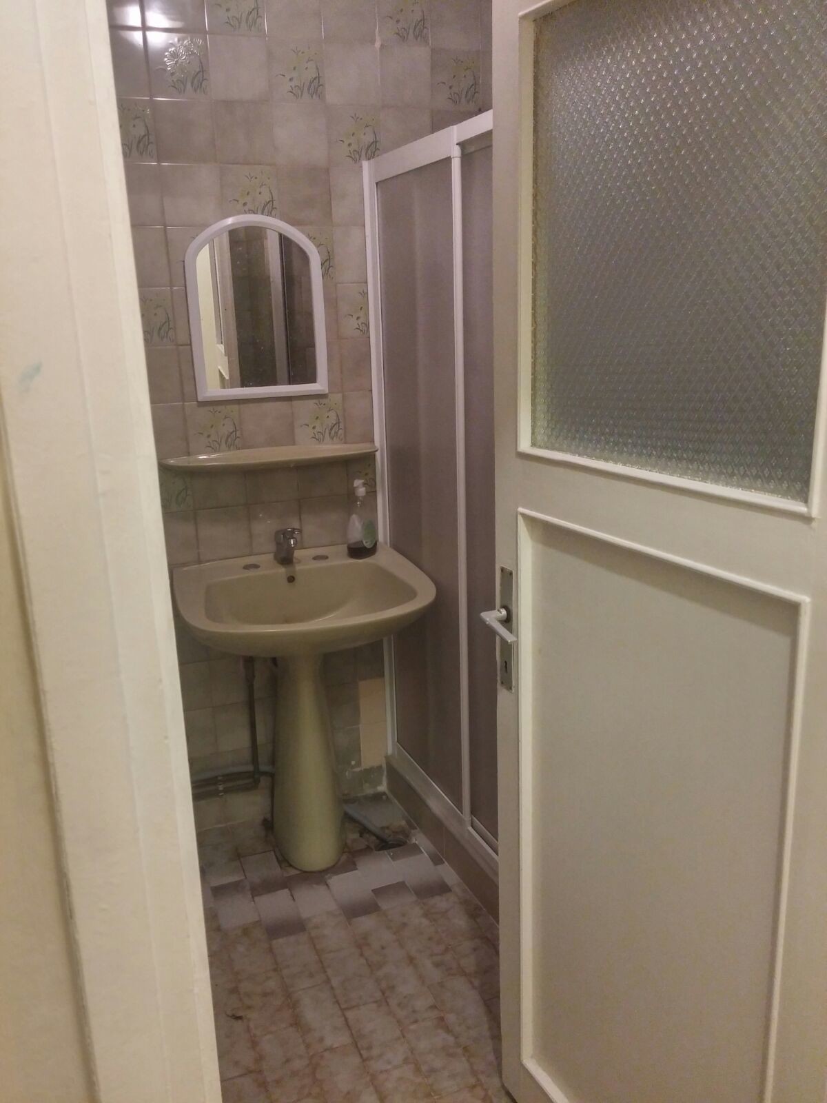 Beşiktaş Çarşı�da Kiralık Oda Room for rent Istanbul