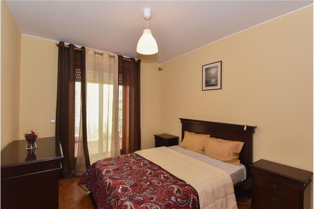 Large Double bed room Near El Corte Ingles