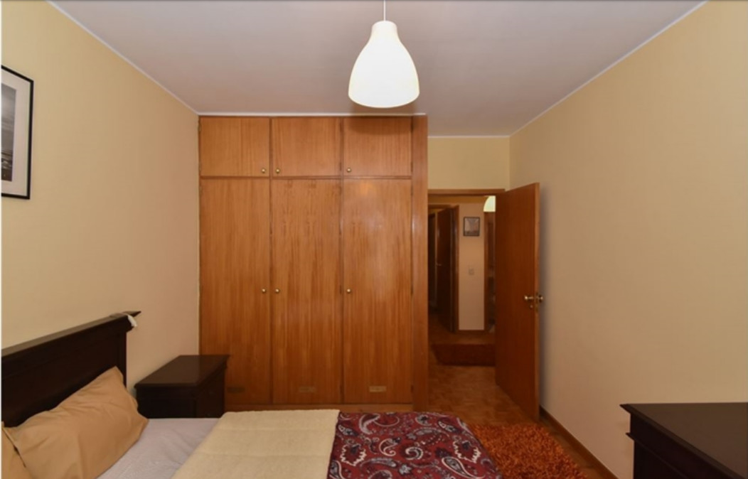 Large Double bed room Near El Corte Ingles