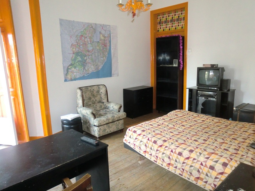 BIG ROOMS [20 m2] in Lapa Flat rent Lisbon