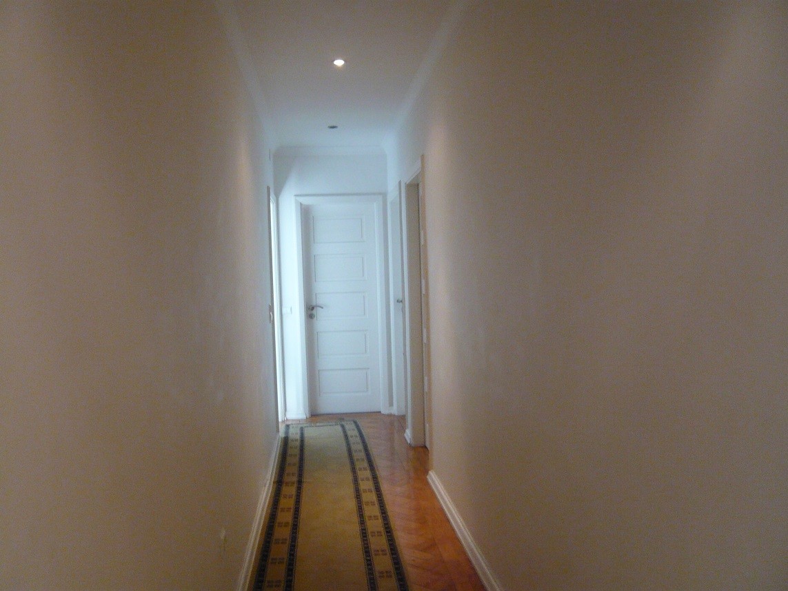 quartos disponíveis, entre a Praça da República e Celas