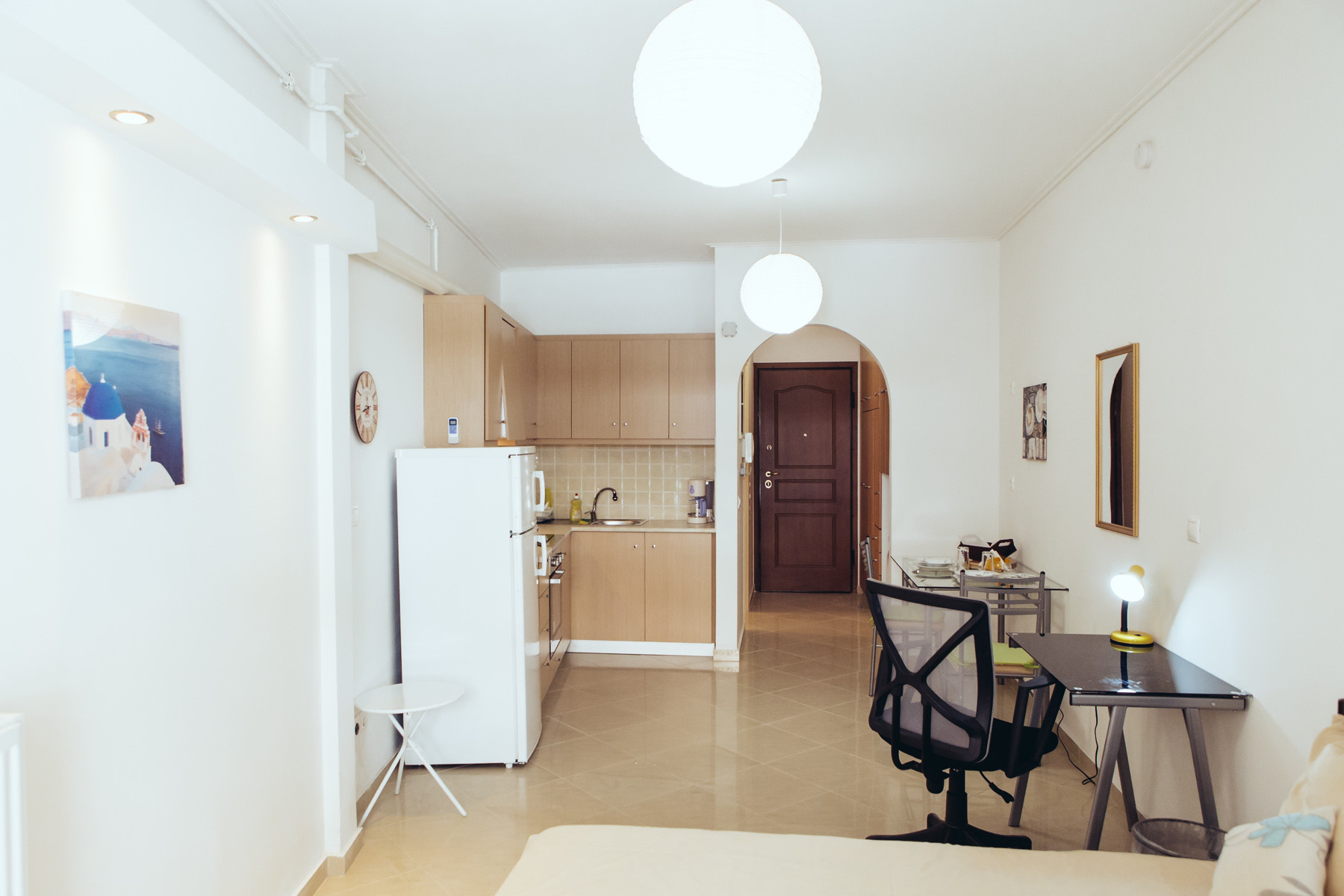 Brand new “studio apartment”, suny and spacious, next to metro station