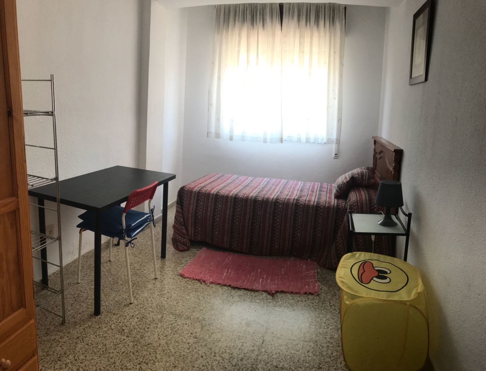 Bright room at cute apartment in Granada Room for rent Granada