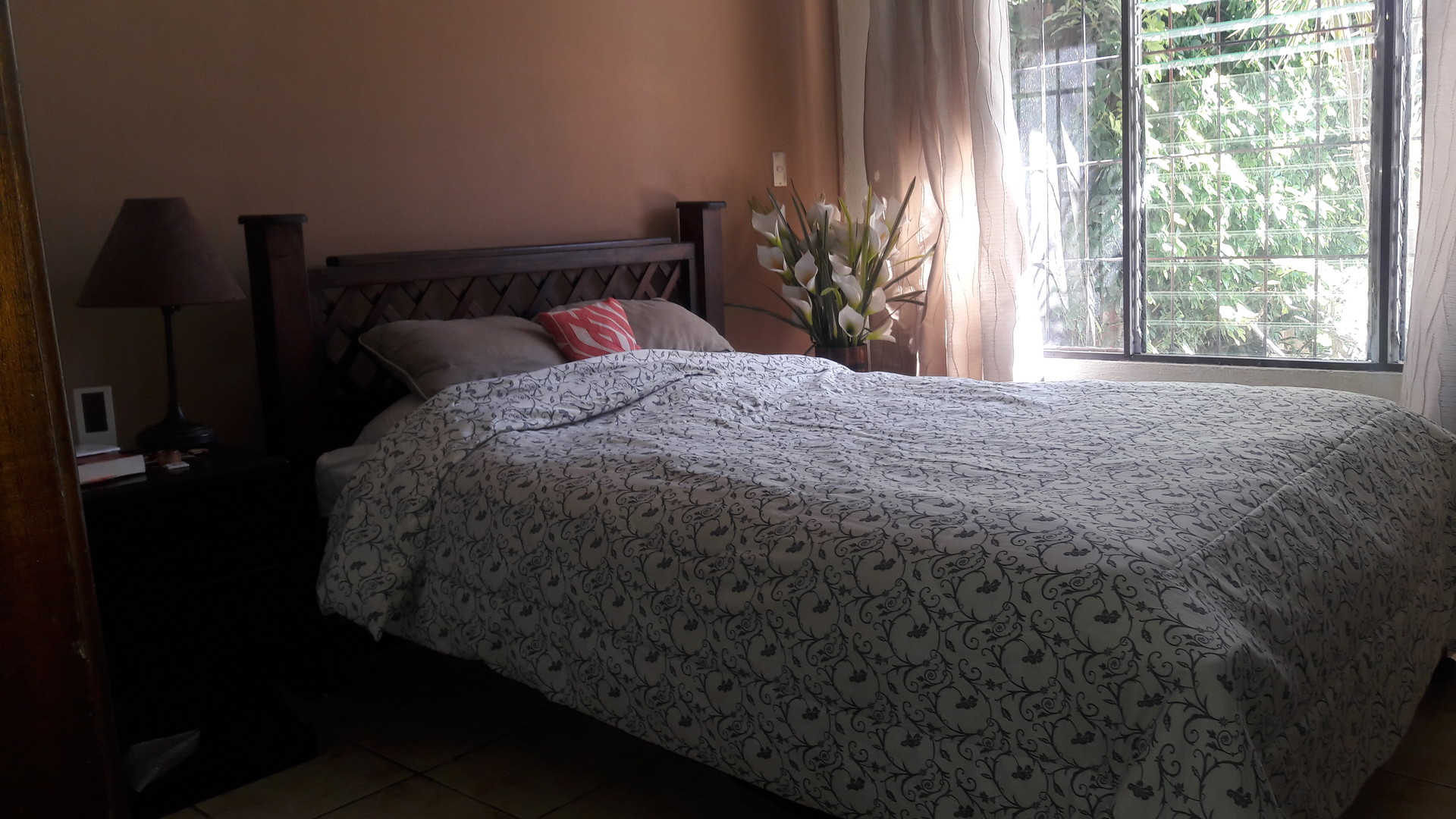 Buscando una compañera de piso en una hermosa casa de 3 cuartos en ... Buscando una compañera de piso en una hermosa casa de 3 cuartos en ...