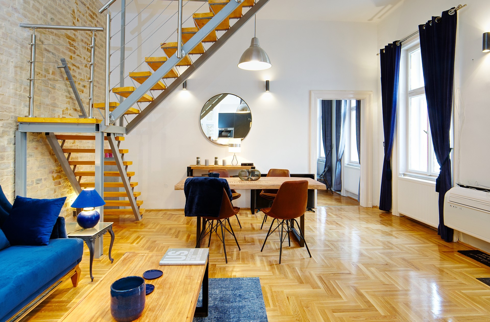 Just Renovated Industrial Chic Style 3 Bedrooms Apartment With Sauna And Ac