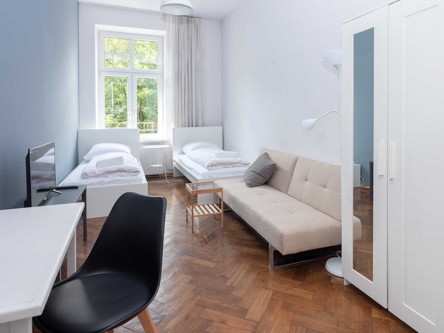 Bedroom With Many Beds Apartment Of 3 Bedrooms In Ul Dietla Room For Rent Krakow