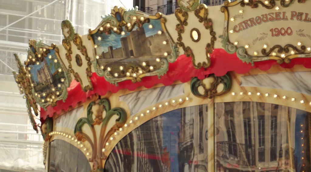 Carousel at Rue de la République