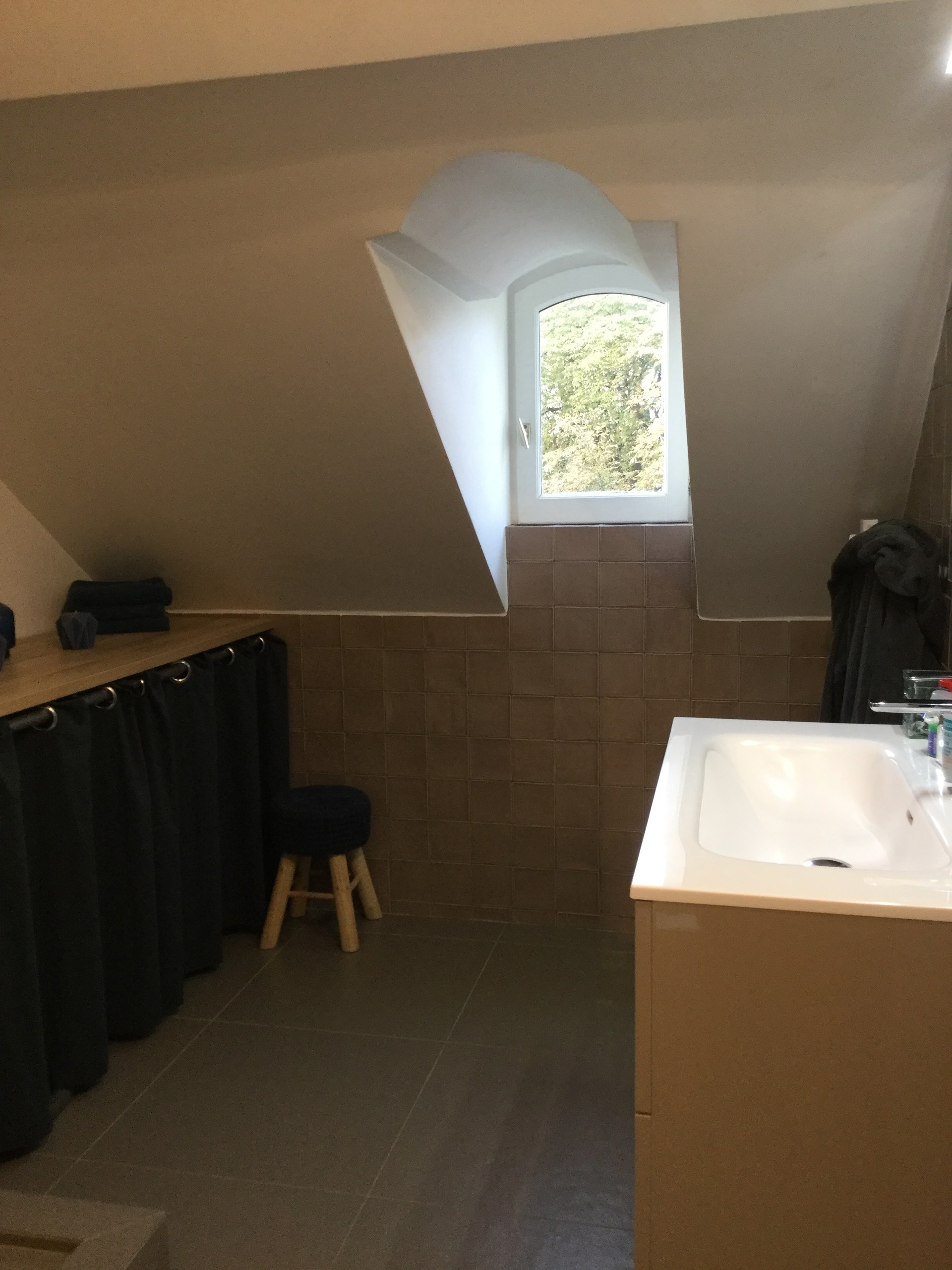 Chambre louer au sein d une maison de 200m2
