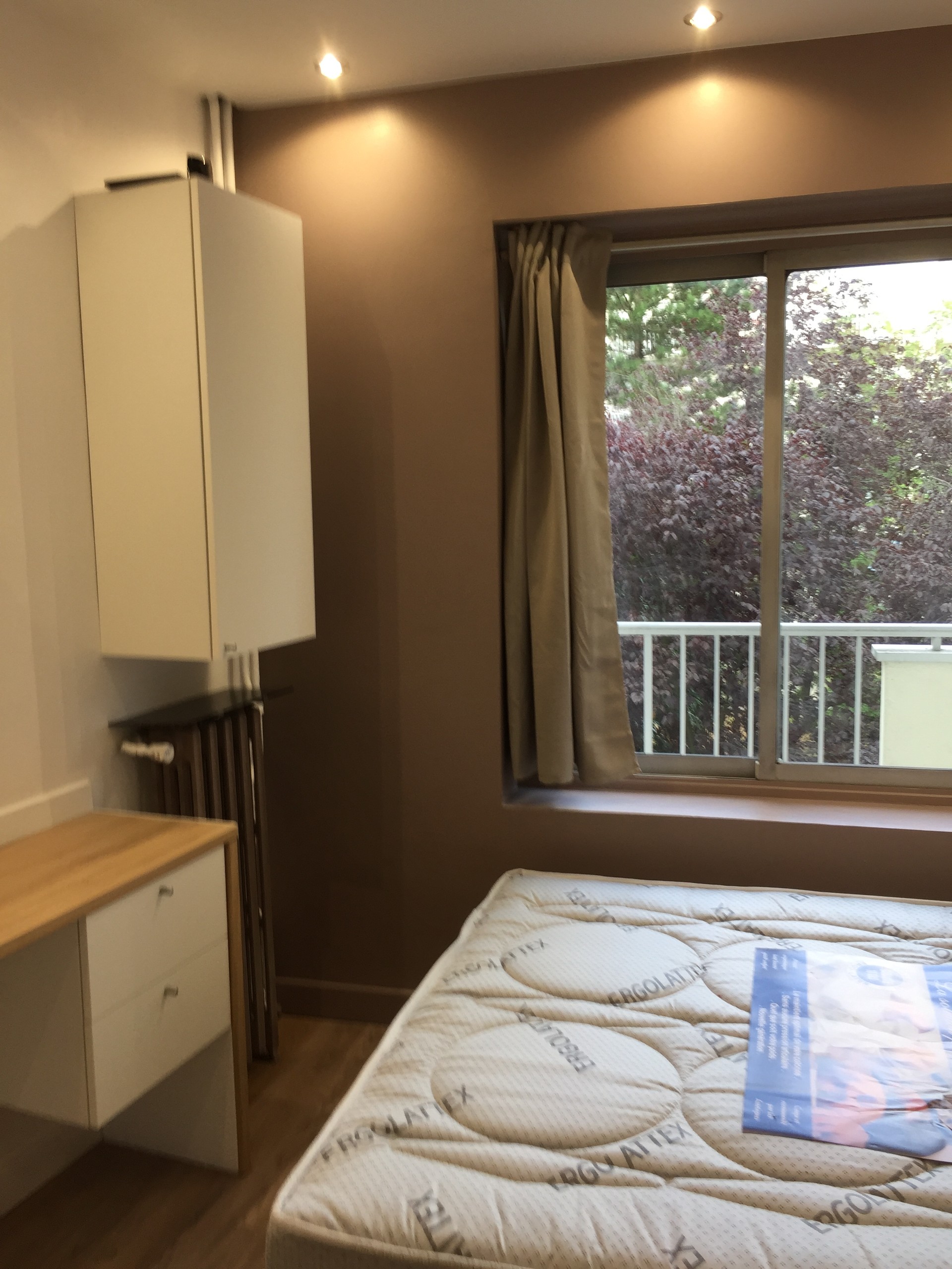 Chambre avec douche privative à 400m du centre ville d Antony 9 mois