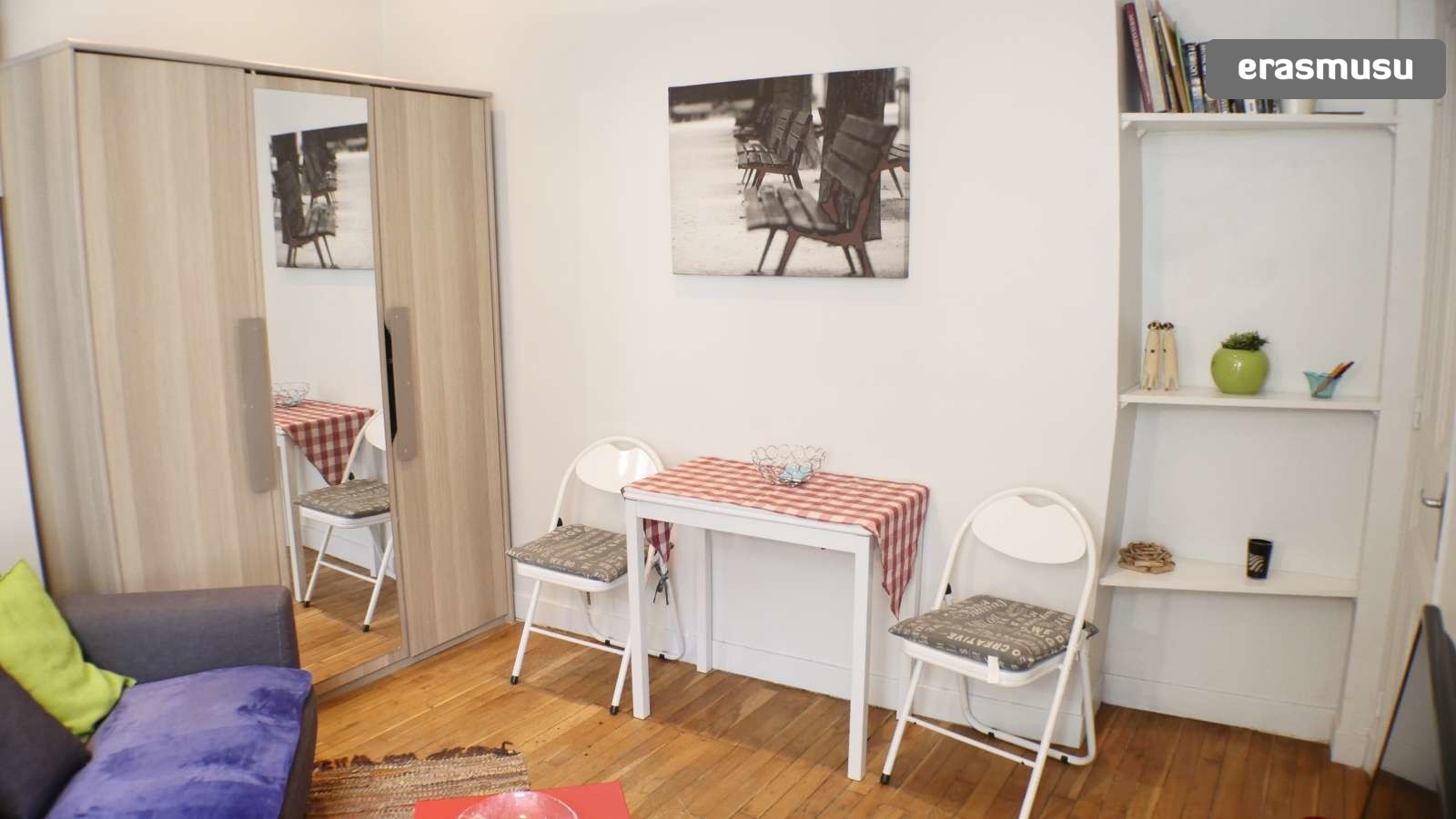 Paris �da bağlantılı ve asansörlü kiralık stüdyo daire