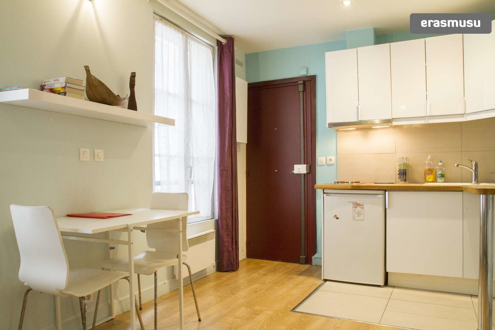 Charming studio apartment for rent in Paris 18, near SacréCœur. Bail