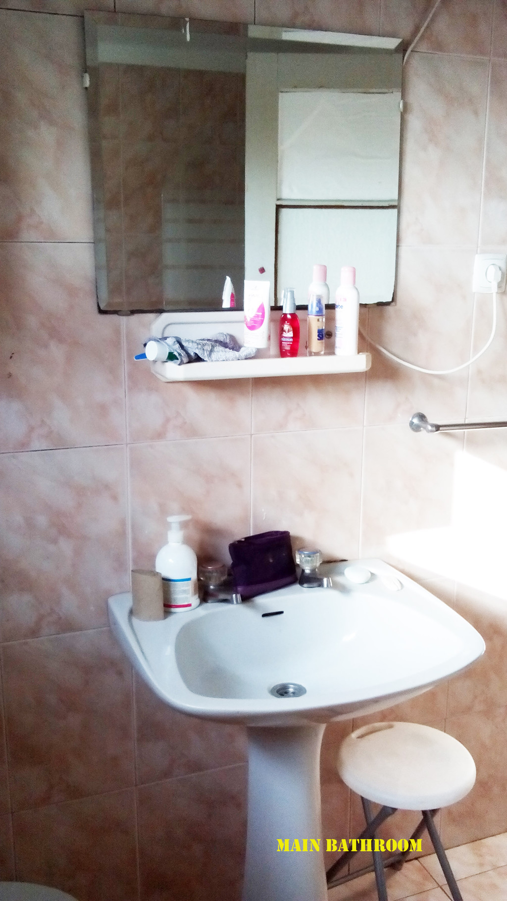 Great single room in independent apartment near Praça da República with nice views