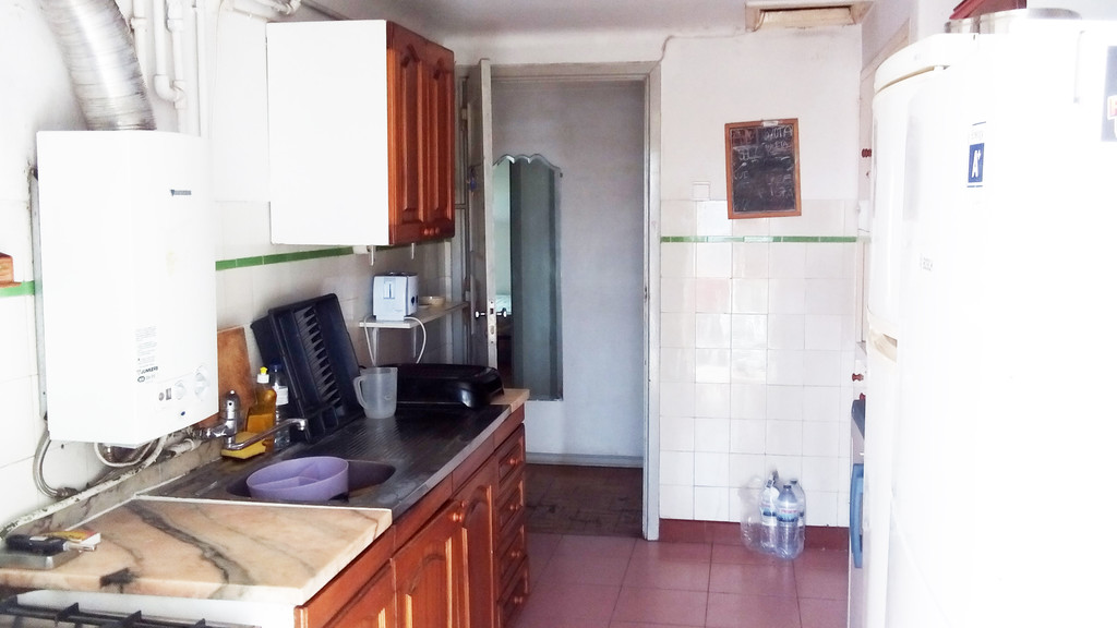 Great single room in independent apartment near Praça da República with nice views