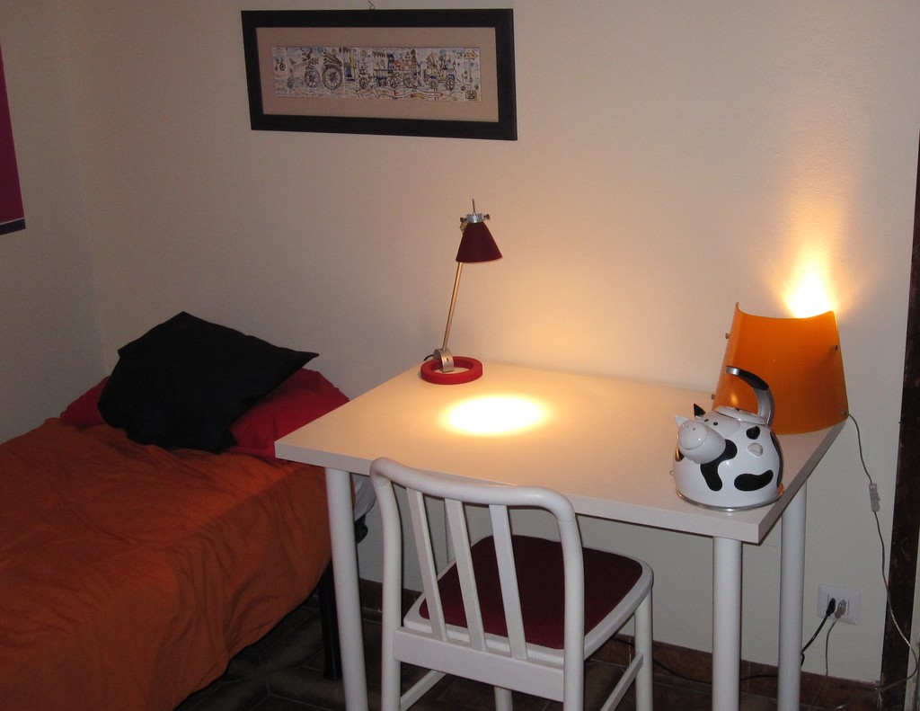 Comfortable big double bedroom in a large flat near città studi ... Studi di interior design milano