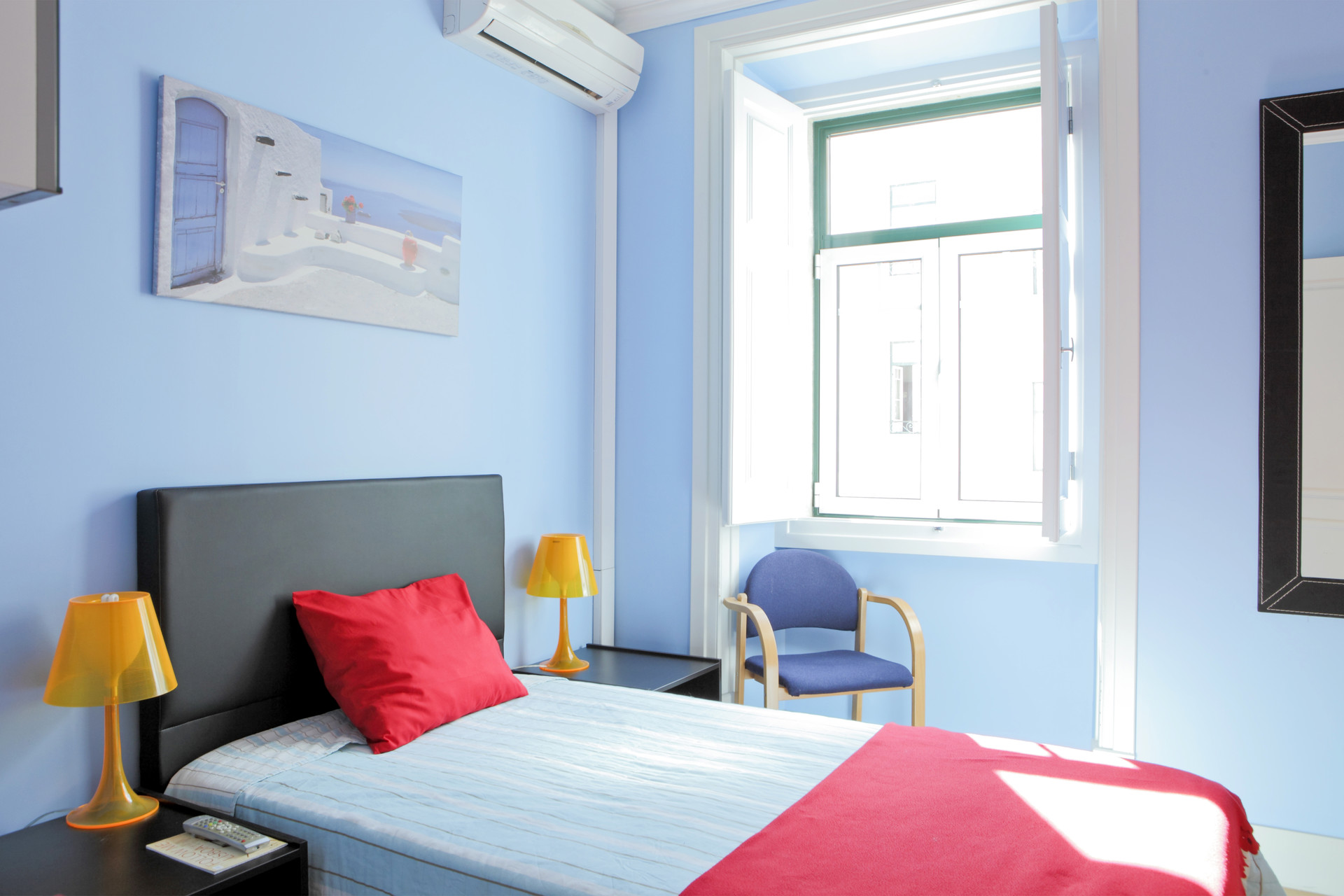 Comfortable room with air conditioning cold and heat Room for rent Lisbon