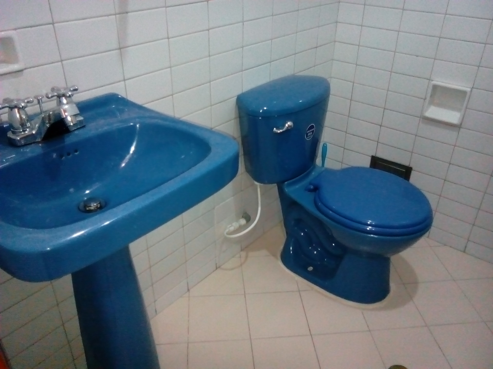 COMPARTO PISO EN APARTAMENTO AMPLIO BOGOTA | Alquiler habitaciones Bogotá