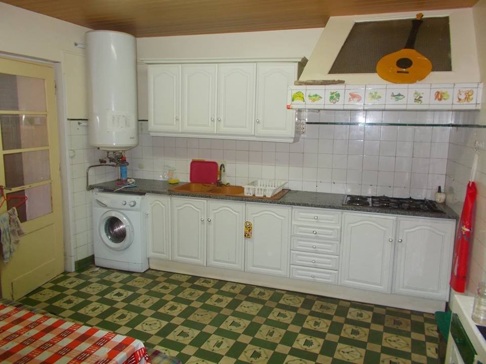 Cool single room in student house in Coimbra near university