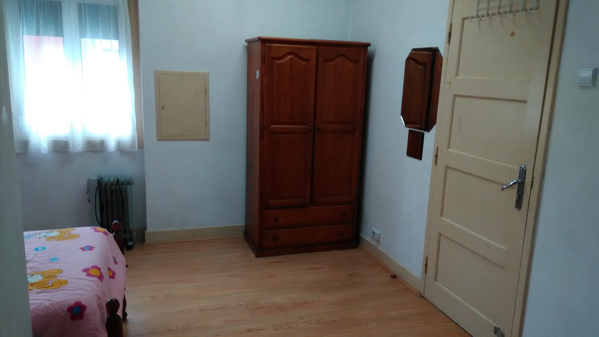 Cool single room in student house in Coimbra near university