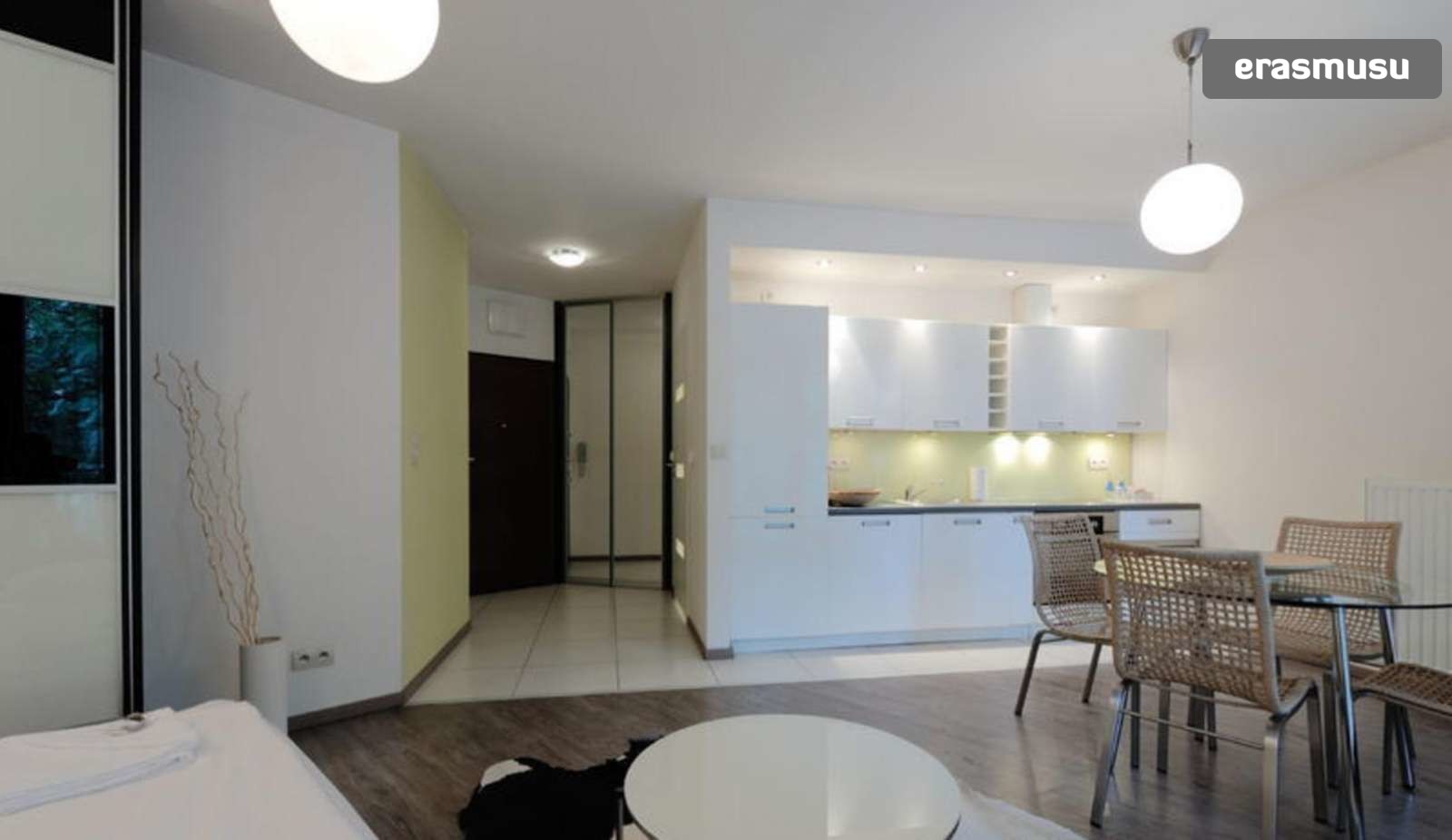 Cool Studio Apartment For Rent Near The Grunwald Monument In Stare Miasto Rent Studios Krakow