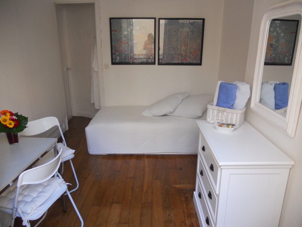 Cosy room-Central Paris-all bills included-avail. 1st of July 2020